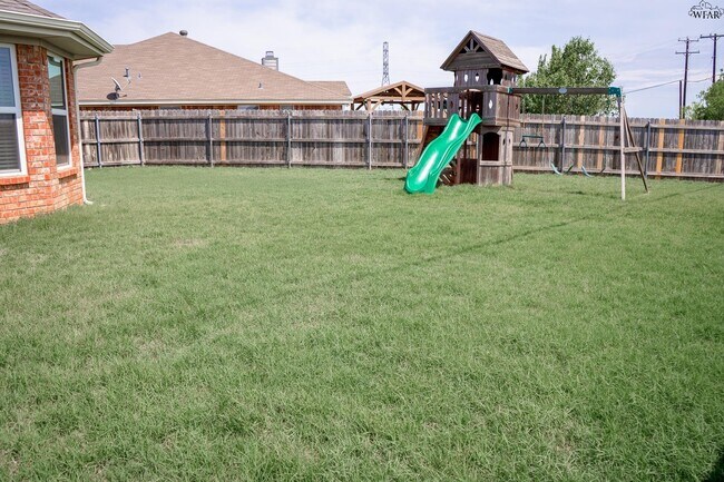 Building Photo - 5 Libby Ct