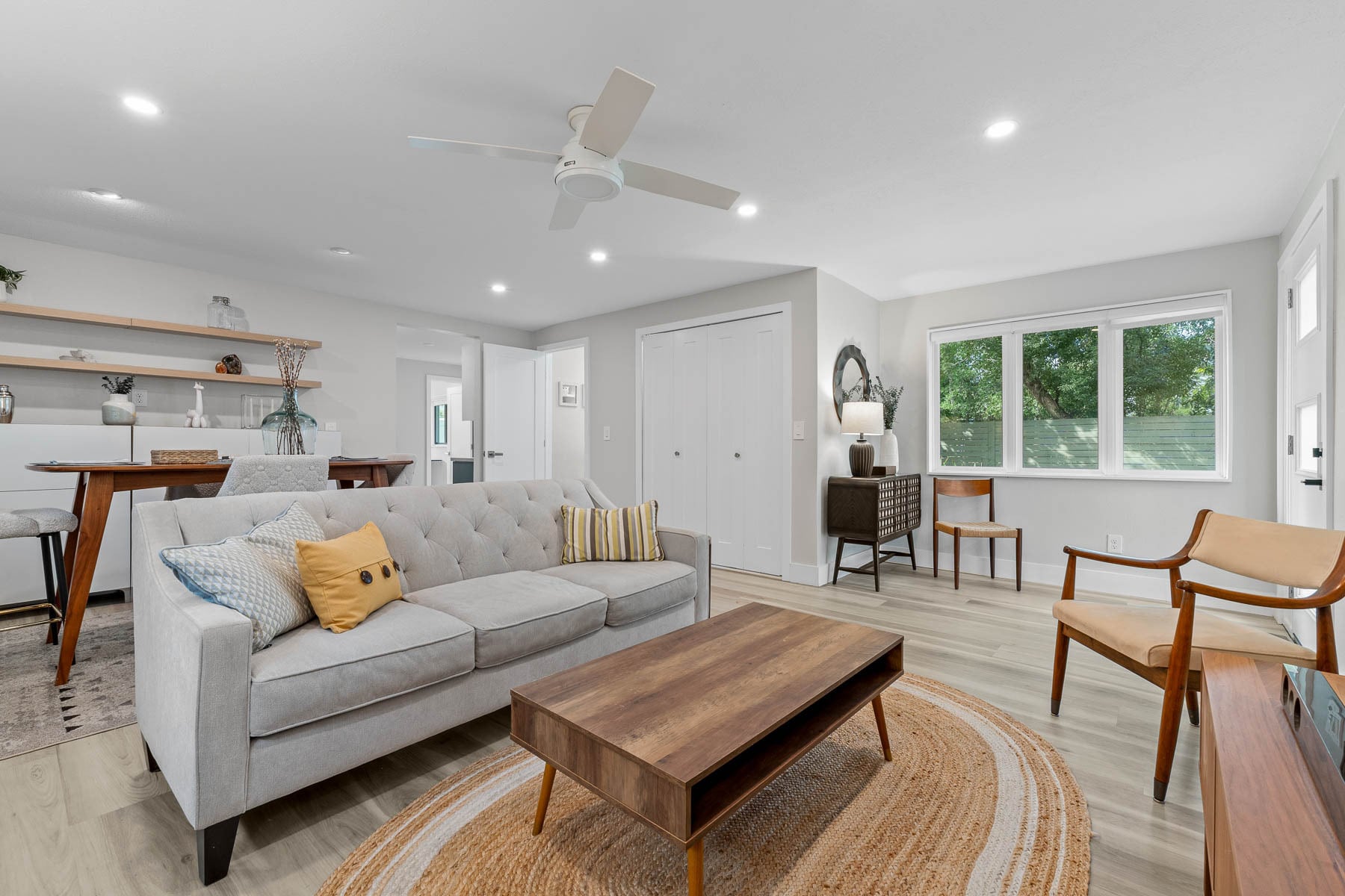 Building Photo - 228 E Harding St