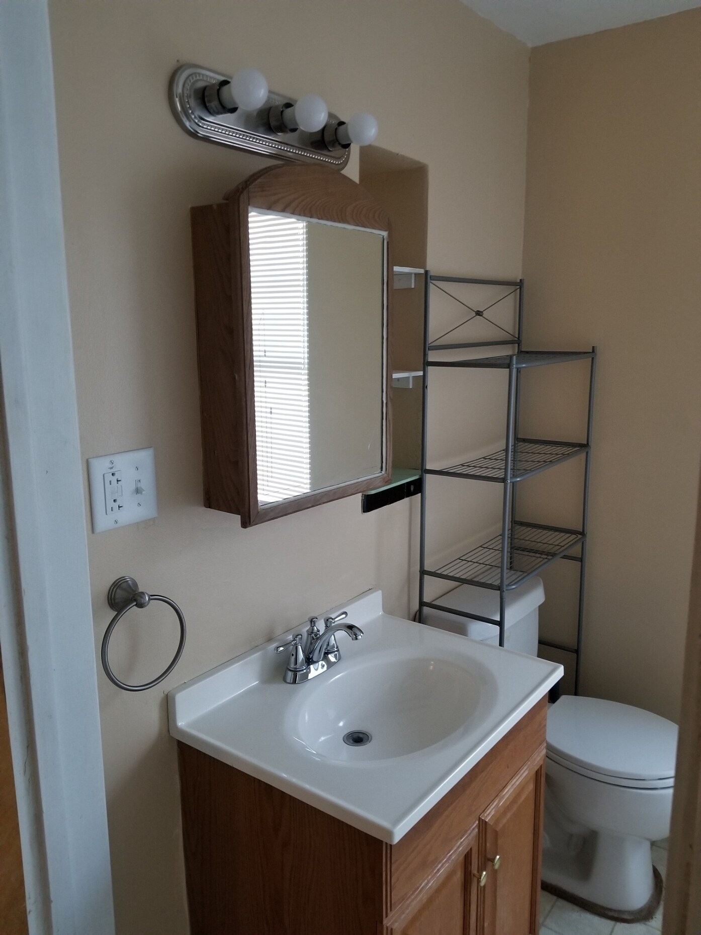 Building Photo - 2379 Lumber Ave