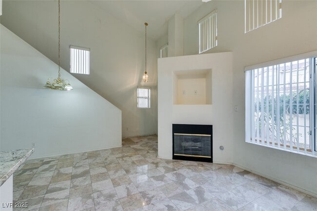 Building Photo - 48 Belle Essence Ave