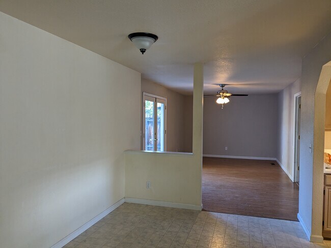 Building Photo - 1807 Rock Ct