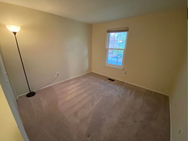 Building Photo - 7726 Acrocomia Dr