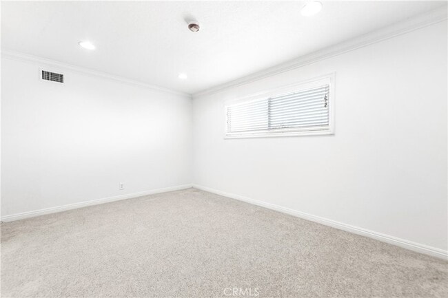 Building Photo - 5892 Meadowlark Dr
