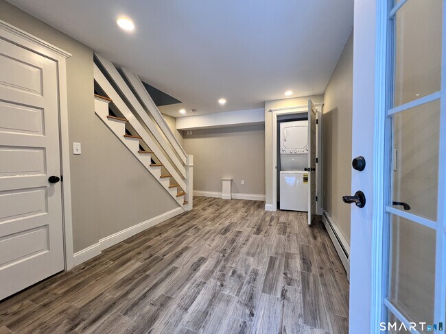 Building Photo - 133 Boston Post Rd