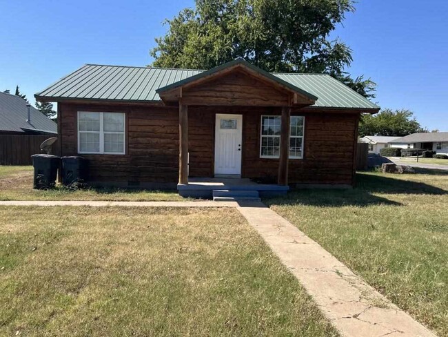Primary Photo - 121 G St