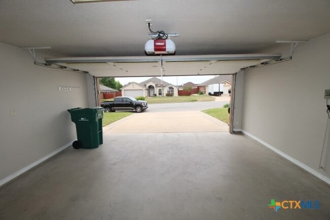 Building Photo - 603 Mustang Trail