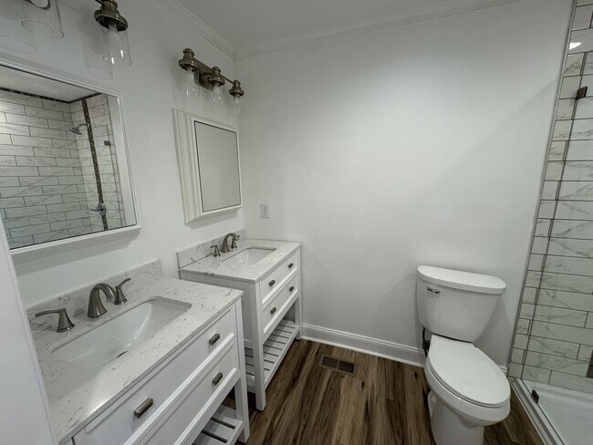 Building Photo - 3895 Azalean Dr