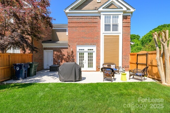Building Photo - 18524 Mizzenmast Ave