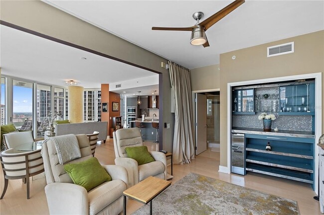 Building Photo - 175 1st St S