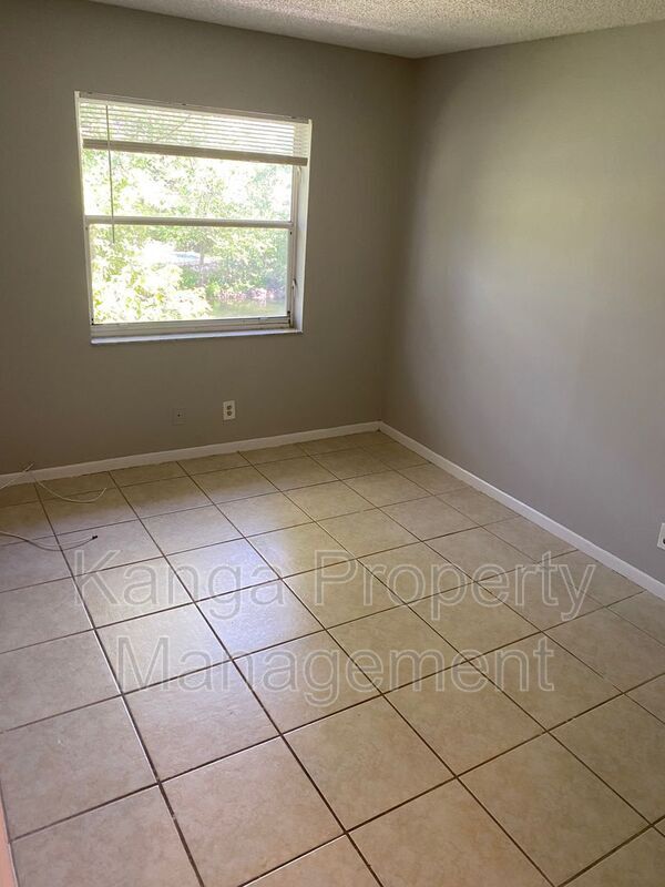 Building Photo - 11429 NW 35th St