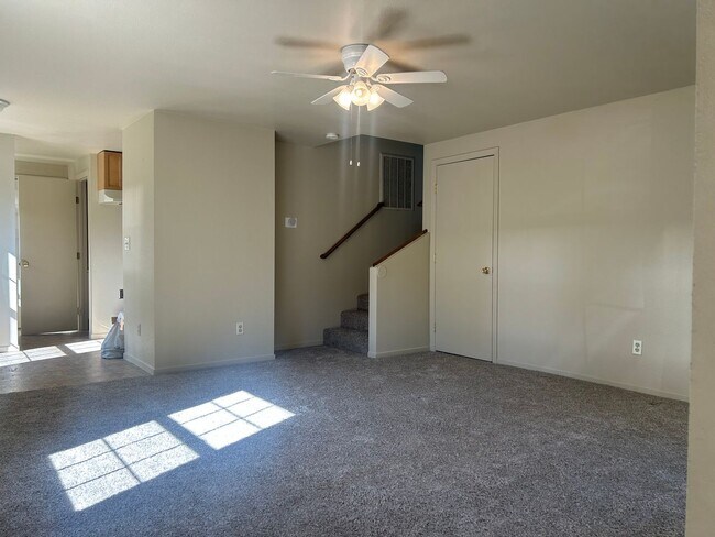 Building Photo - Camino 2/2 cottage $1625