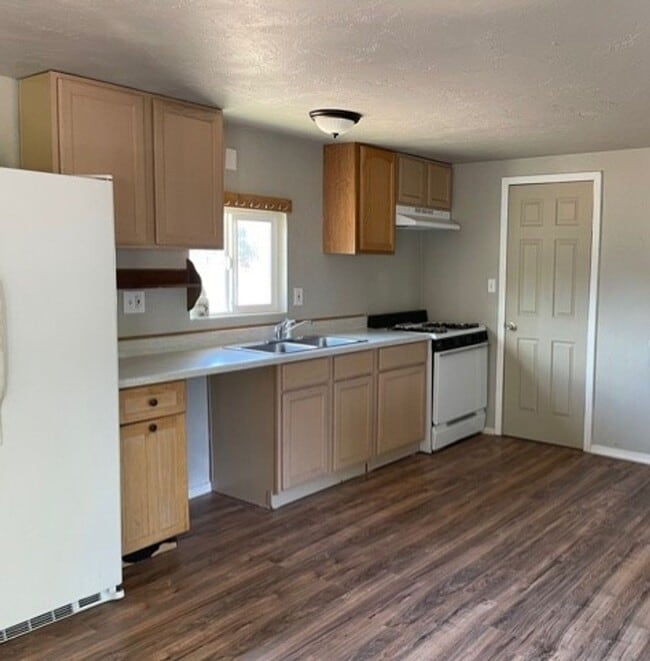 Building Photo - Reduced!! 2 Bedroom In Bridgeport on .36 of an acre- Contact Property Pros Property Management