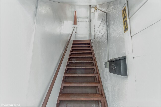 Building Photo - 22 E Crystal Lake Ave