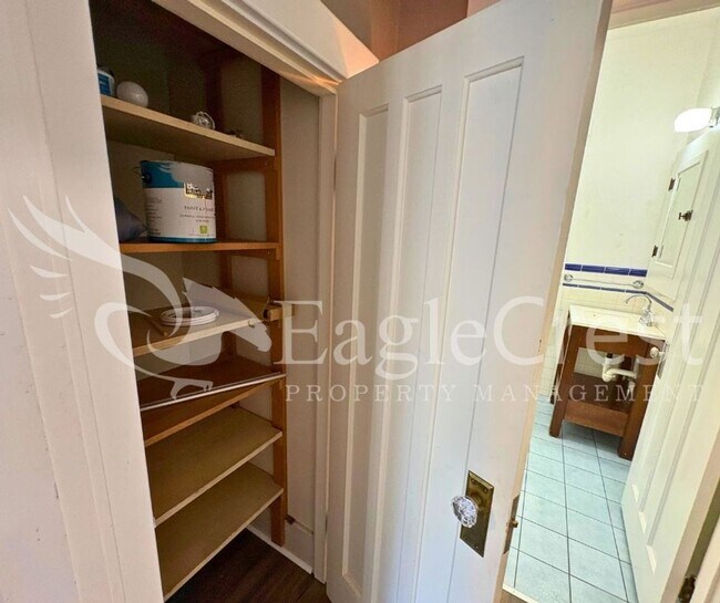Building Photo - Beautifully Renovated Historic 3 Bedroom Home