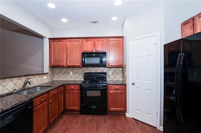 Building Photo - 346 Beynon Terrace