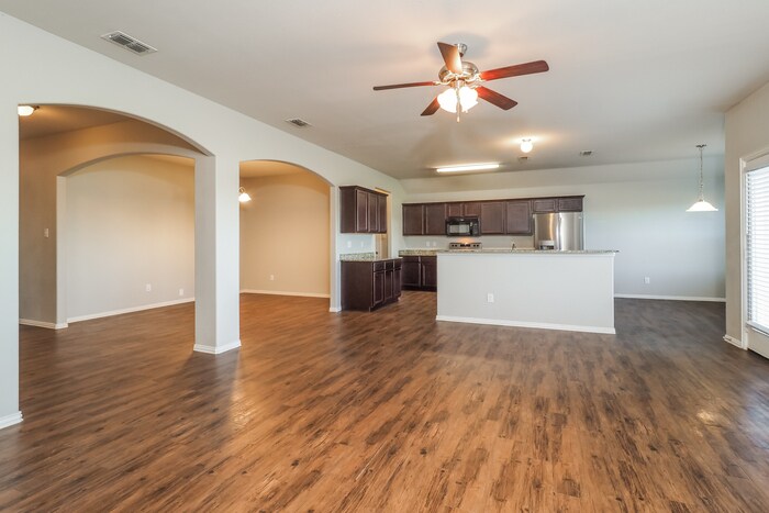 Building Photo - 300 Windmill Ct