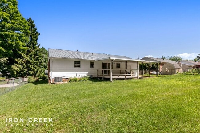 Building Photo - 59 Starmount Dr