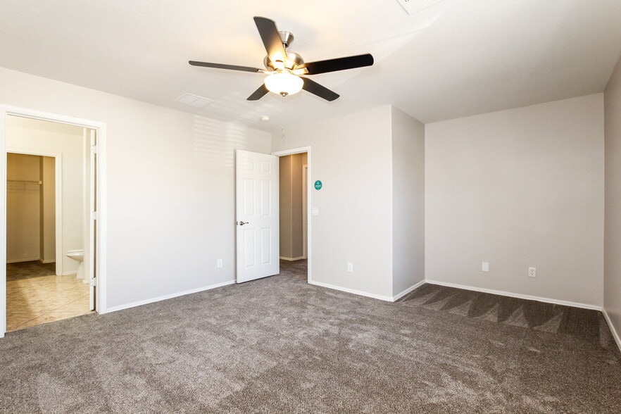 Building Photo - 23955 W Antelope Trail