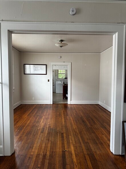 dining room - 4508 Mayflower Rd