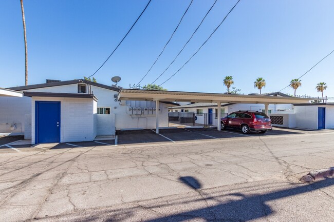 Building Photo - Charming Studio Oasis in the Heart of Temp...