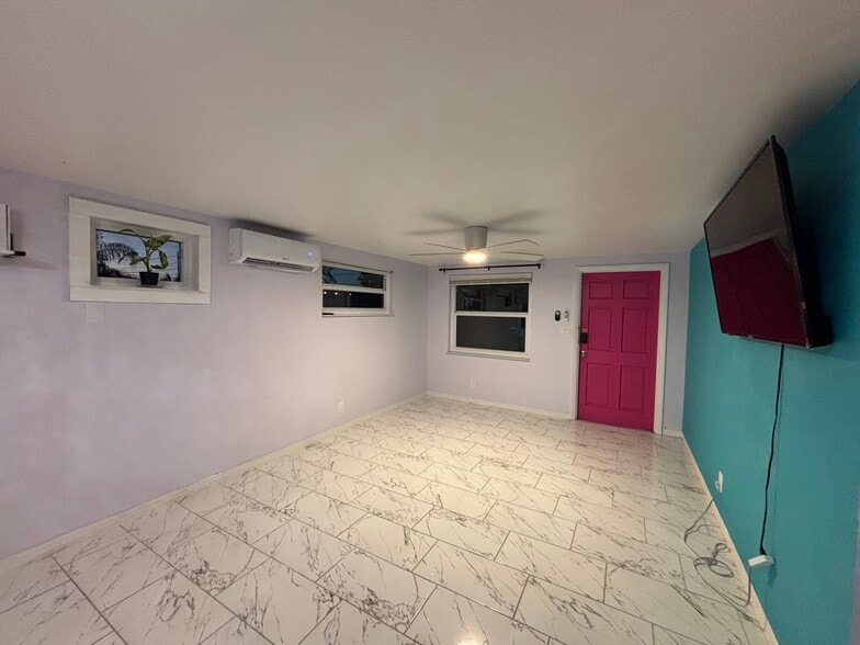 Building Photo - 10598 67th Ave