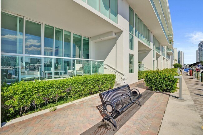 Building Photo - 400 Sunny Isles Blvd