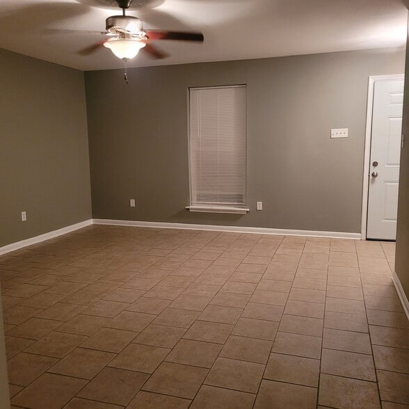 Living Room - 9104 Atreus