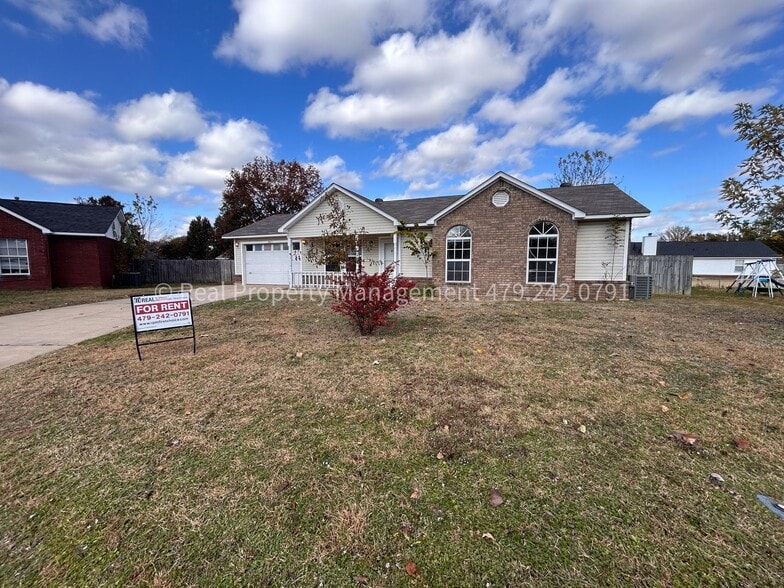 Building Photo - 1805 Cherrybark Bend