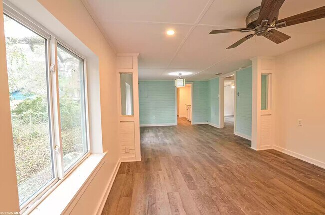 Building Photo - 7527 Douglas StreetHouse A