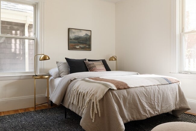 Building Photo - 250 Walden St