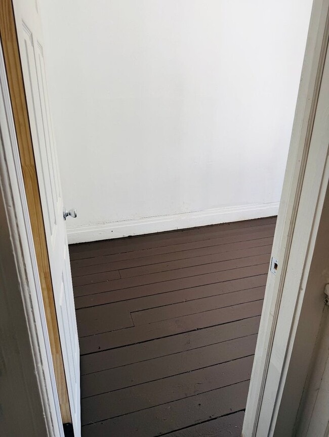 Building Photo - 362 9th St