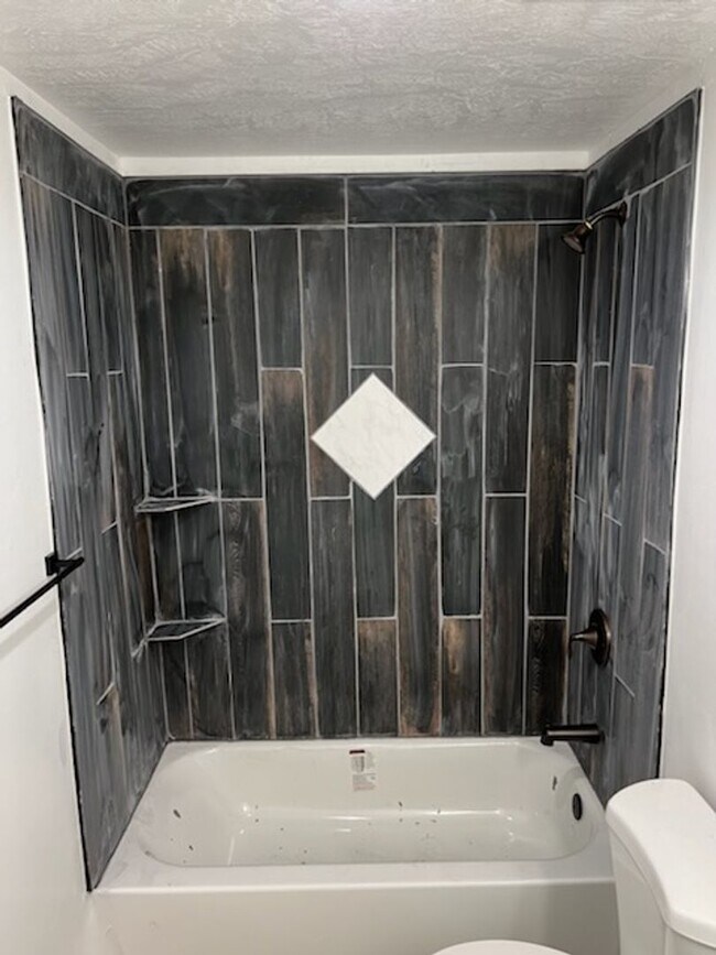 Building Photo - 780 N Lauritzen St