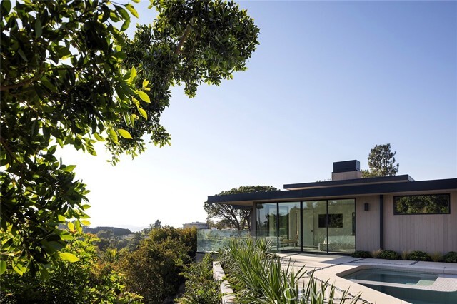 Building Photo - 9015 Alto Cedro Dr
