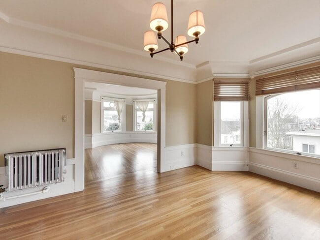 Building Photo - 2107 Pierce St