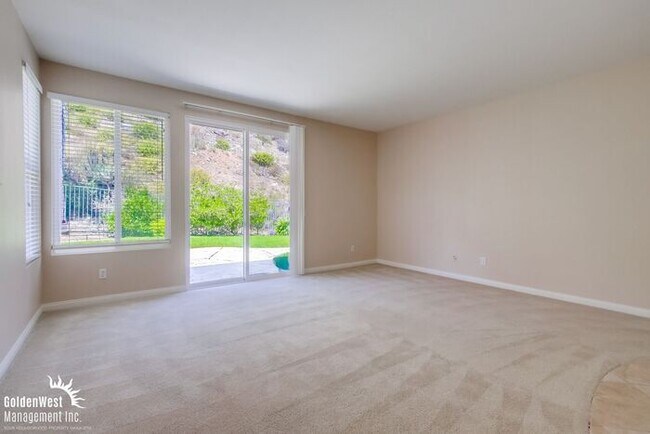 Building Photo - Gorgeous 4Bdm 2.5Ba Two-Story Home in San ...