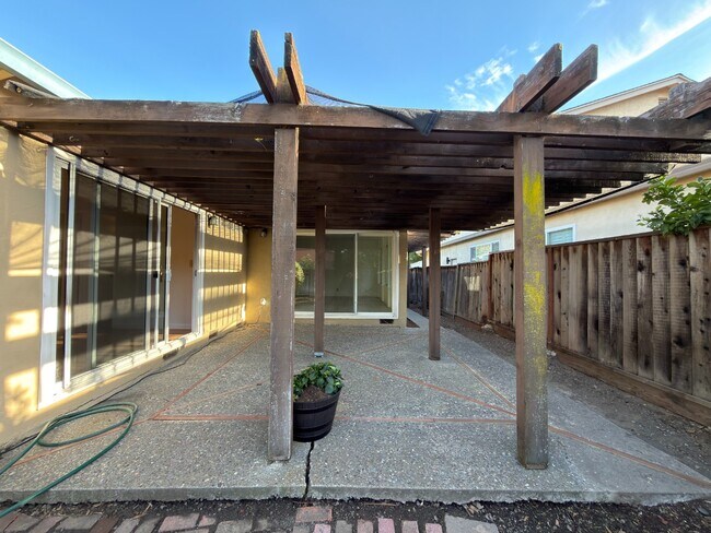 Building Photo - Spacious 3BR/2BA Single Family Home | 2-Car Garage + Great San Jose Location
