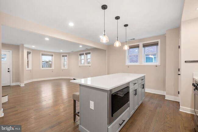 Building Photo - 50 53rd St SE