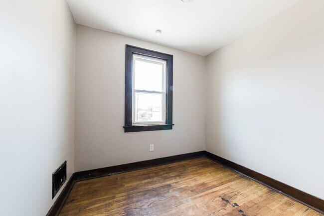 Building Photo - 201 Allen St