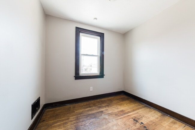 Building Photo - Available July 2026 - Spacious 3 Bedroom Home in the Heart of Allentown with garage and AC!!!