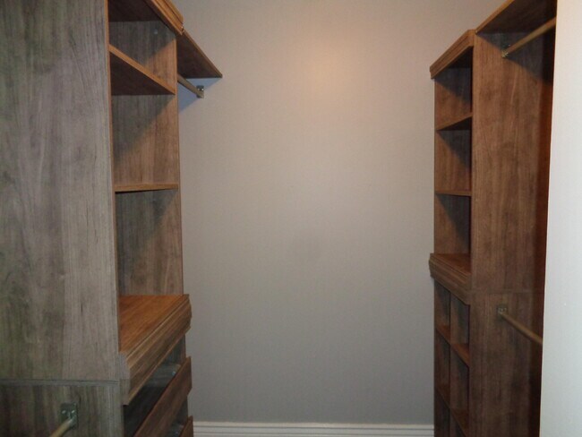 Building Photo - 4803 Cedar Coals Ct
