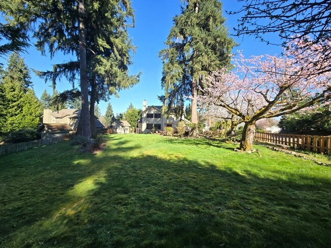 Building Photo - 3bd/2.5ba Woodinville House