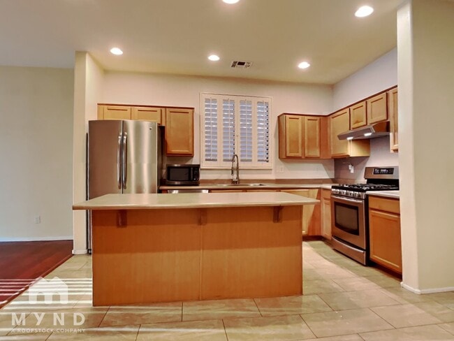 Building Photo - 513 S 120th Ave