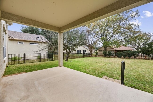 Building Photo - 121 Coreopsis Way