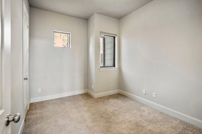 Building Photo - 2824 Leeland St