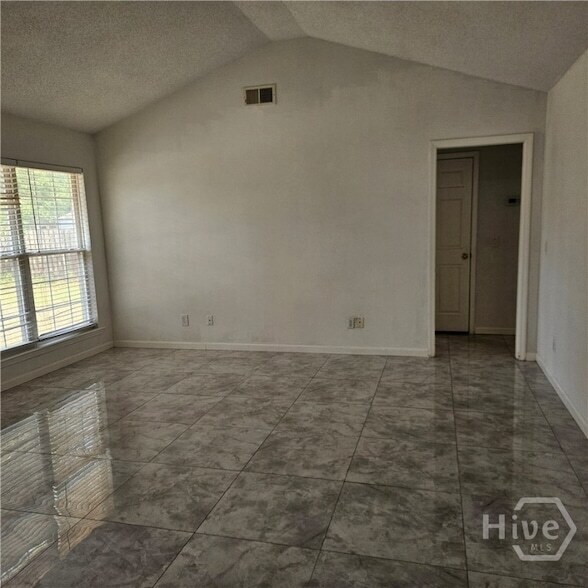 Building Photo - 711 Plantation Dr