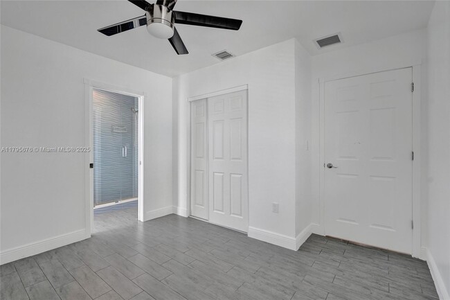 Building Photo - 9240 SW 54th St
