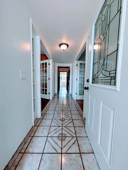 Building Photo - 1308 Claremont Pl