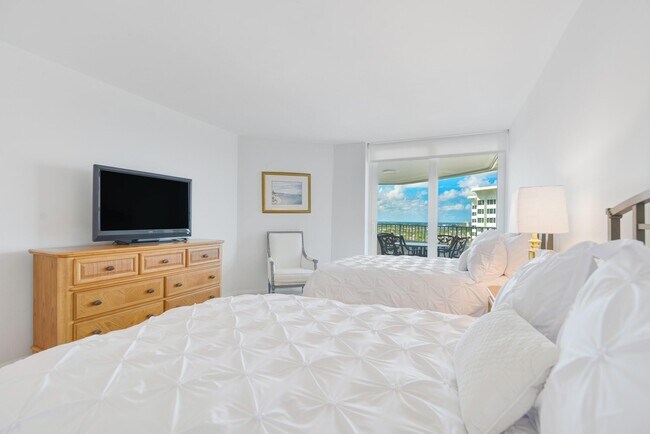 Building Photo - 550 S Ocean Blvd