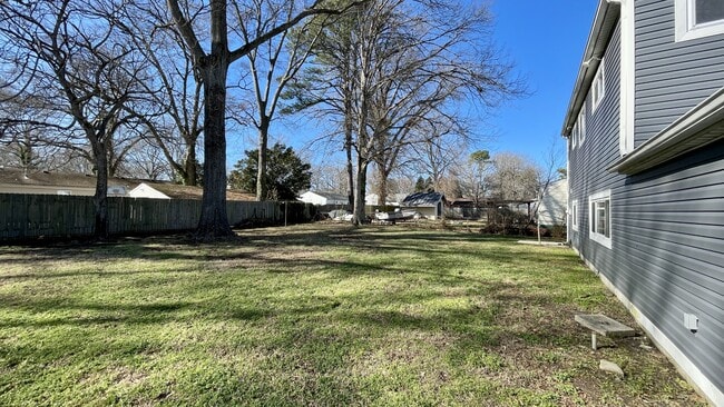 Building Photo - 329 Jacqueline Ave