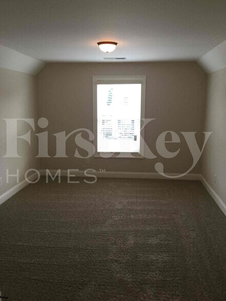 Building Photo - 54 Village Pass